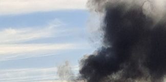 ULTIMA ORĂ FOTO Incendiu pe terenul fostului combinat de prelucrare a lemnului (CPL) din Focșani