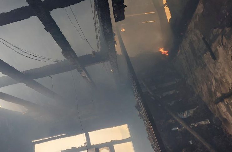 Incendiu la o casă din Unirea-Odobești / Proprietarul a suferit un atac de panică