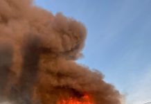 VIDEO Nori de fum negru, în urma incendiului de la Slobozia Bradului