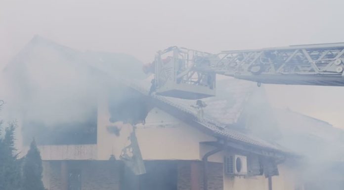 FOTO Pagube însemnate în urma incendiului de astăzi, din Odobești / O Biblie a fost găsită prin cenușă