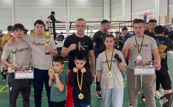 Rezultate bune pentru sportivii pregătiți de Viorel Otavă la kickboxing
