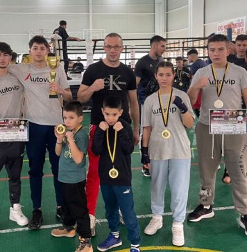 Rezultate bune pentru sportivii pregătiți de Viorel Otavă la kickboxing