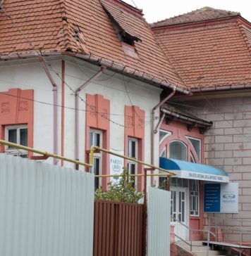 FOTO Restaurarea Sălii de lectură a Bibliotecii Județene este în plină desfășurare