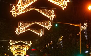 Parada obiceiurilor de iarnă, astăzi, și în Focșani