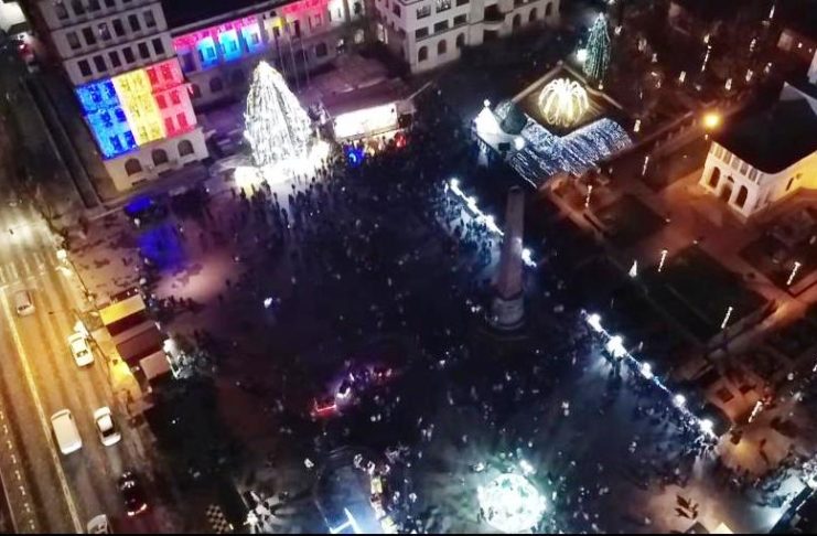 Spectacol de Revelion în Piața Unirii din Focșani / Holograf, cap de afiș