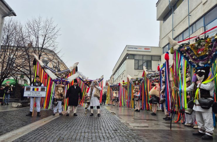 VIDEO-FOTO ”Uncheșii” din Păunești, prezenți la Festivalul de Datini și Obiceiuri din Botoșani