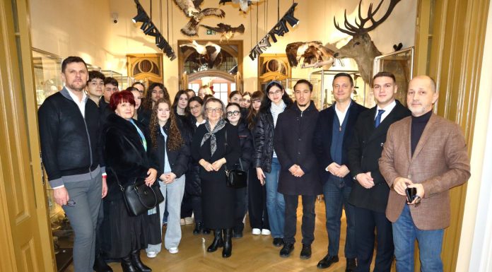 FOTO Fosta șefă a Secției de Științele Naturii, sărbătorită cu ocazia Centenarului Casei Tatovici