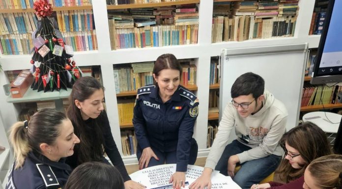 FOTO Activități educative în rândul elevilor, de Ziua Internațională a Drepturilor Omului