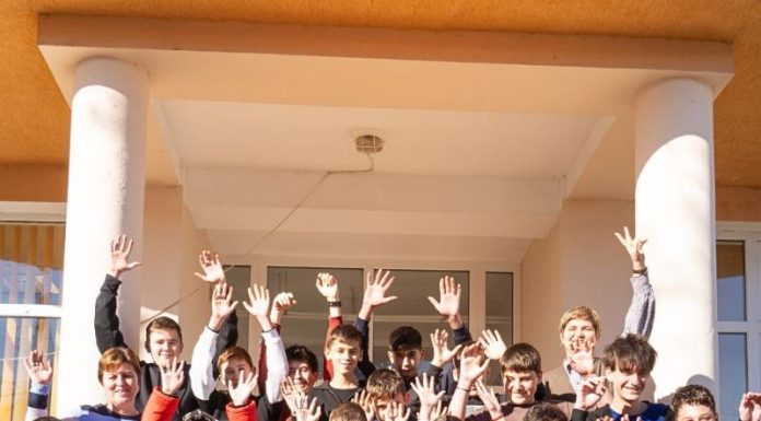 Robotica și imprimarea 3D aduse mai aproape de elevii din mediul rural din Vrancea