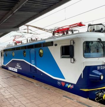 Trenuri suplimentare spre litoral, pentru minivacanța de 1 Mai / Se reia temporar circulația feroviară pe ruta Constanța-Mangalia
