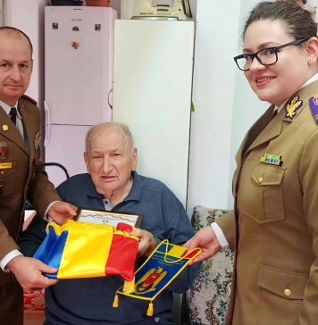 FOTO Veteran de război din Adjud, sărbătorit la împlinirea vârstei de 100 de ani
