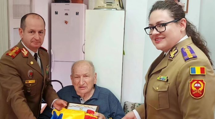 FOTO Veteran de război din Adjud, sărbătorit la împlinirea vârstei de 100 de ani