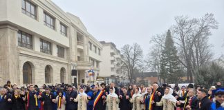 FOTO-VIDEO Nicușor Dan, la Focșani: ”Trebuie să reflectăm la ce putem să facem noi pentru țară” / Susținătorii lui Georgescu au huiduit manifestarea de Unirea Principatelor, de la imn și până la parada militară