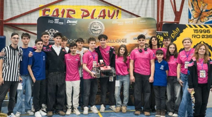 FOTO Echipa de robotică AICitizens, încă o victorie de etapă și demonstrație în fața președintelui României