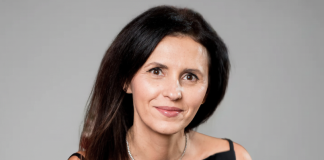 Sondaj eJobs: 4 din 10 respondenți folosesc inteligența artificială de mai multe ori pe zi pentru job sau în viața personală. 50% cred că AI-ul le va face viața mai ușoară în următorii 2-3 ani