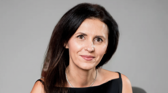 Sondaj eJobs: 4 din 10 respondenți folosesc inteligența artificială de mai multe ori pe zi pentru job sau în viața personală. 50% cred că AI-ul le va face viața mai ușoară în următorii 2-3 ani