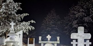 FOTO Tradiția crucilor de gheață, păstrată la Năruja