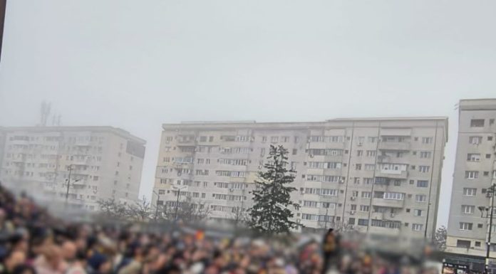 Jandarmii vrânceni au dat amenzi totale de 10.000 lei persoanelor care au încălcat legea la manifestarea din 24 ianuarie, din Piața Unirii din Focșani