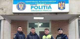Trei polițiști și un jandarm au salvat un bărbat care amenințase că se spânzură / Oamenii legii l-au găsit în stare de inconștiență și i-au acordat primul ajutor