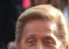 A murit o legendă a modei internaționale: Valentino, ”ultimul împărat al modei”