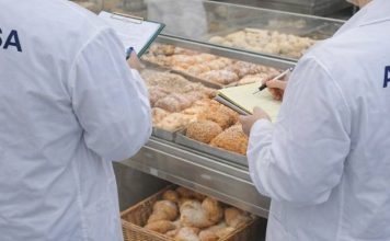 FOTO Supermarketurile și hipermarketurile, verificate de ANSVSA