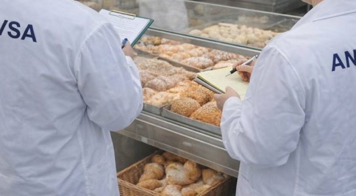 FOTO Supermarketurile și hipermarketurile, verificate de ANSVSA