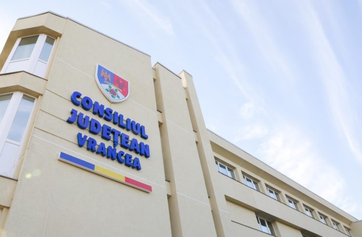 Nici a treia oară n-a fost cu noroc: consilierii județeni nu s-au înțeles cu privire la repartizarea unor sume către primăriile din județ