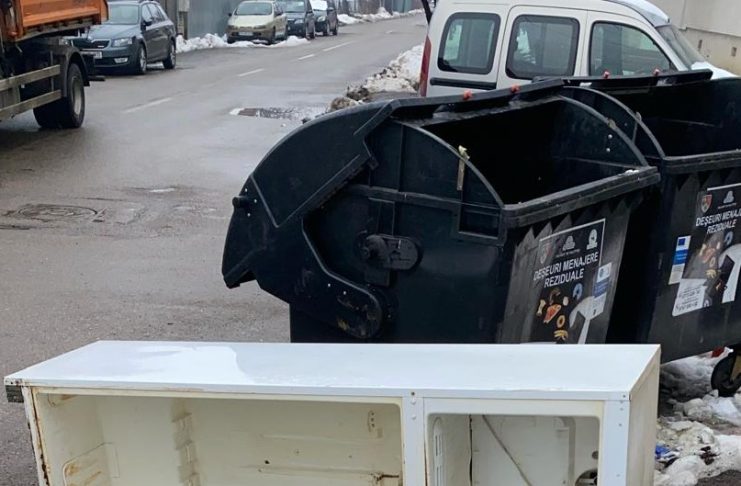 Deșeuri abandonate pe domeniul public în Focșani și Odobești – apel ferm către cetățeni din partea A.D.I. Vrancea Curată