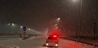 Poliția: Nu se circulă pe A7 și DN 23B / Evitați deplasările în zonele afectate de viscol!