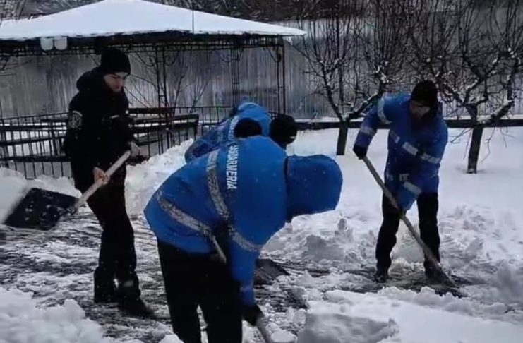 Jandarmii și-au suplimentat efectivele pe timpul Codului galben de ninsori și viscol