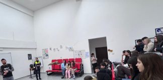 FOTO Activități preventive în mijlocul liceenilor din Odobești: ”Alege-ți cu grijă prietenii online!”