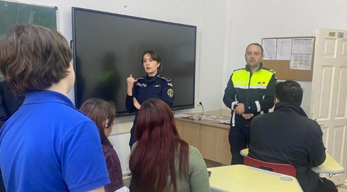 Activități de prevenire în rândul elevilor: mediul online, plin de oportunități, dar și de riscuri