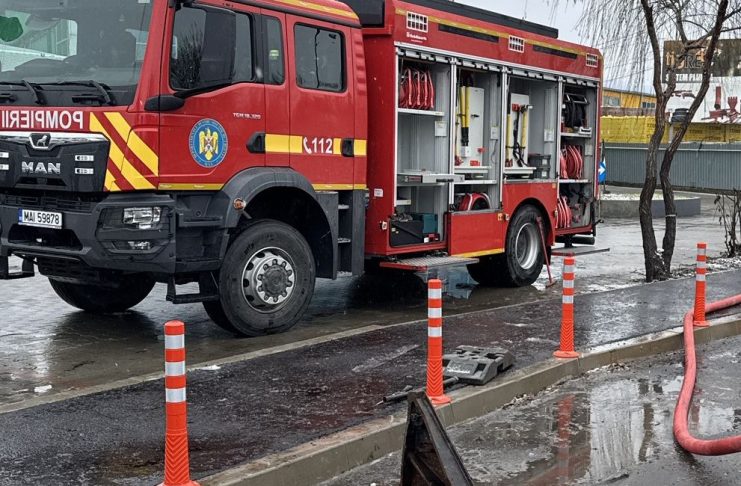 Ploaia a trecut, problemele au rămas / Mai multe curți, sectoare de drum și zone rezidențiale, inundate de ieri