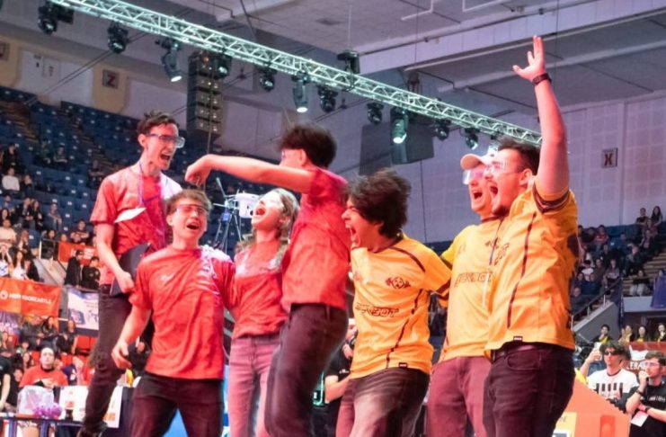 Ministrul Educației, prezent la premierea echipelor de robotică din Focșani, calificate la CM din SUA