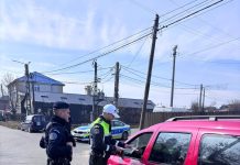 FOTO Razie a poliției în comuna Slobozia Bradului