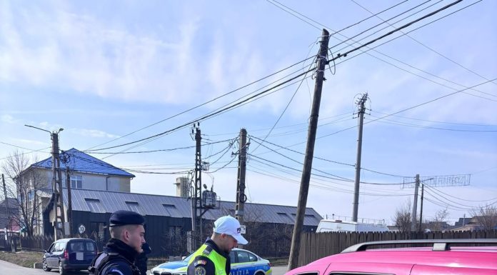 FOTO Razie a poliției în comuna Slobozia Bradului