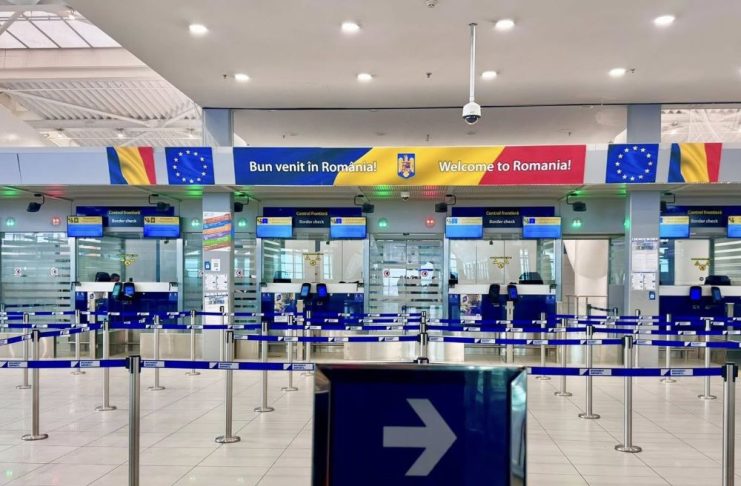 Important: Călătorii care se îmbarcă pe Otopeni și Băneasa pot avea în bagajul de mână lichide, aerosoli și geluri în recipiente de până la 2 litri