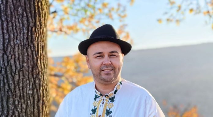 VIDEO Un solist de muzică populară spune că nu este primit în Ansamblul ”Țara Vrancei”