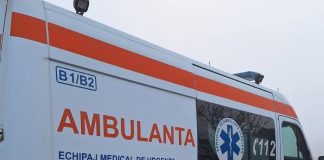 Vânători: copilă de 3 ani, acroșată de o mașină