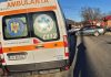 Doi copii răniți după ce mașina în care se aflau a intrat într-un cap de pod