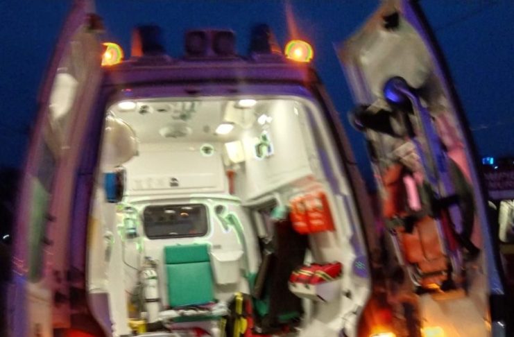 Tragedie într-o familie din Vrancea: fiica de 18 ani găsită fără suflare în baie