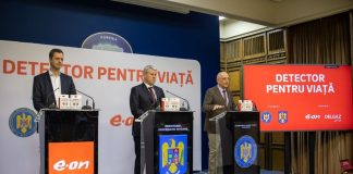 Pompierii vor monta 10.000 detectoare de fum și monoxid de carbon în locuințele din țară, în acest an