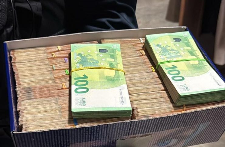 Președintele ARR, fost șef de cabinet la Sorin Grindeanu, reținut pentru 24 de ore / Cristian Anton ținea sute de mii de euro acasă, în cutii de pantofi