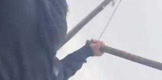 FOTO Scandal și bătaie cu parul în plină stradă