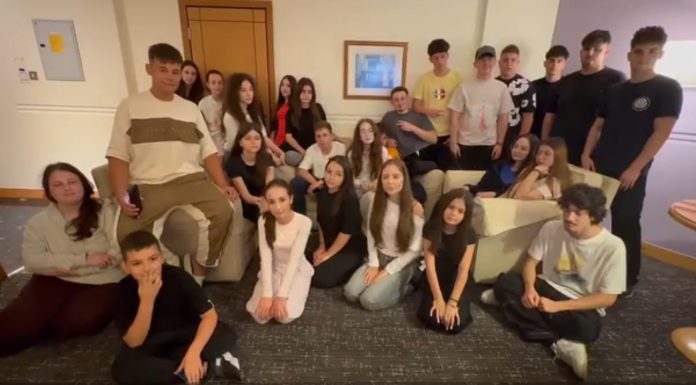 INTERVIU / EXCLUSIV „Aștept un telefon în fiecare oră” – o mamă din Focșani, cu doi copii blocați în Dubai din cauza războiului