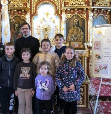 FOTO Copiii din Parohia Fitionești au confecționat mărțișoare