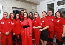 Flori și mărțișoare aniversare: 150 de ani de la înființarea Crucii Roșii Române