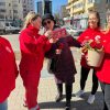 crucea rosie flori 1