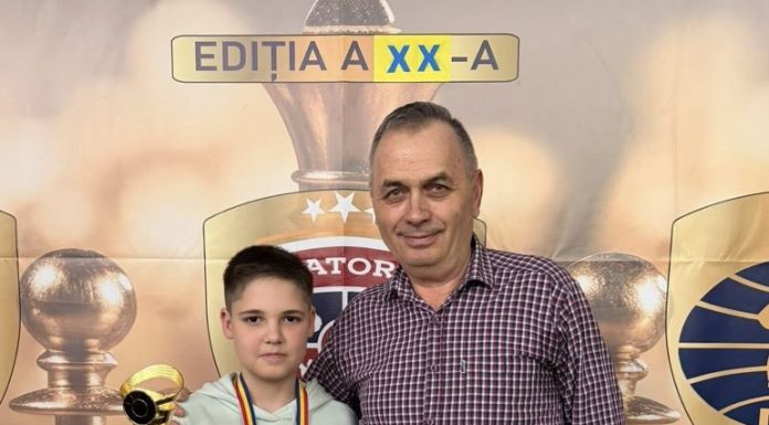 Darius Pană, neînvins și medalie de aur la Turneul Internațional de Șah de la Slobozia / Micul șahist vrâncean a câștigat de 3 ori consecutiv acest turneu
