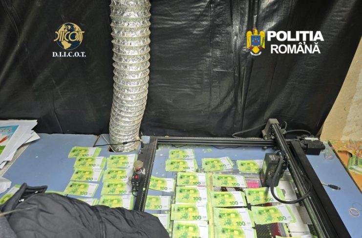 Fabrică de bani falși descoperită în Suceava